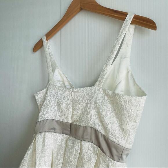 ModCloth Liza Luxe white fit and flare dress - Picture 7 of 10